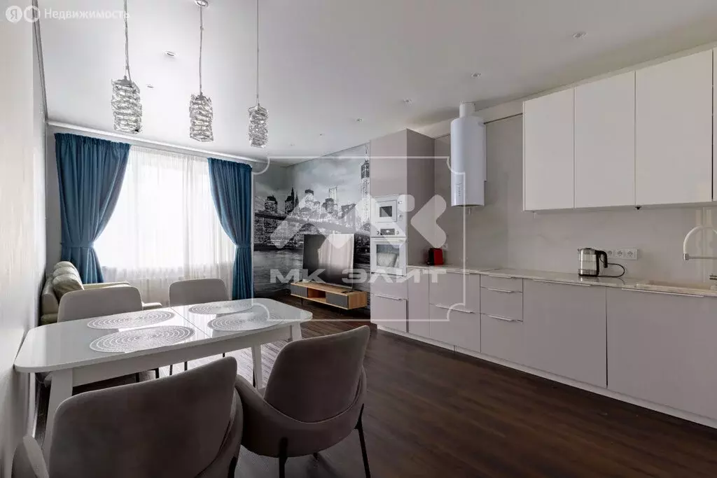 3-комнатная квартира: Санкт-Петербург, Тосина улица, 6 (104 м) - Фото 1