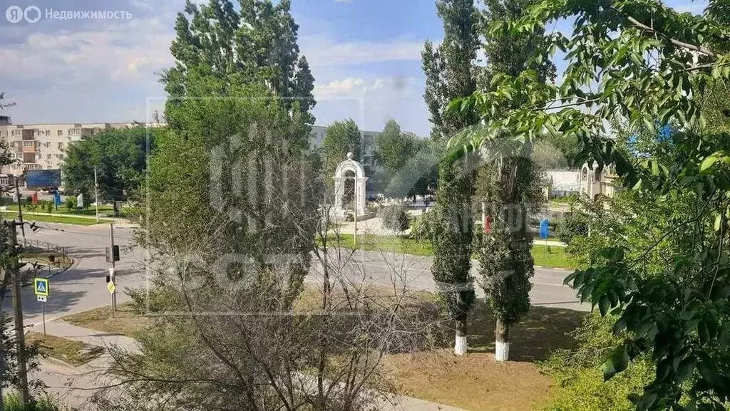 4-комнатная квартира: Павловск, микрорайон Гранитный, 16 (60.5 м) - Фото 0