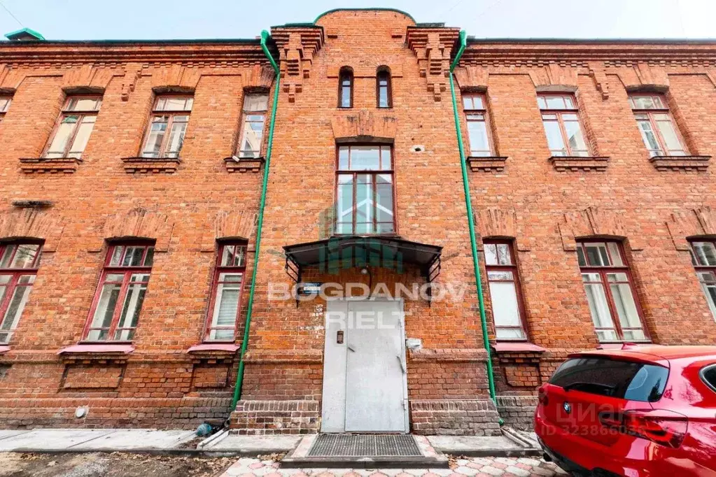 2-к кв. Омская область, Омск Спартаковская ул., 10 (71.9 м) - Фото 0