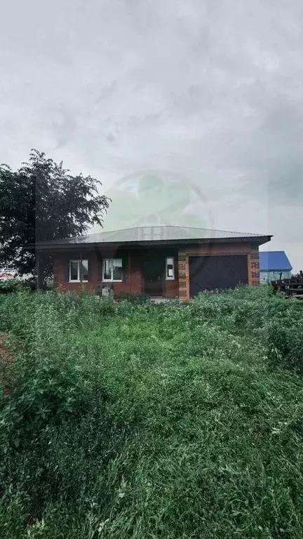 Дом в Башкортостан, Кушнаренковский сельсовет, с. Тарабердино ул. ... - Фото 1