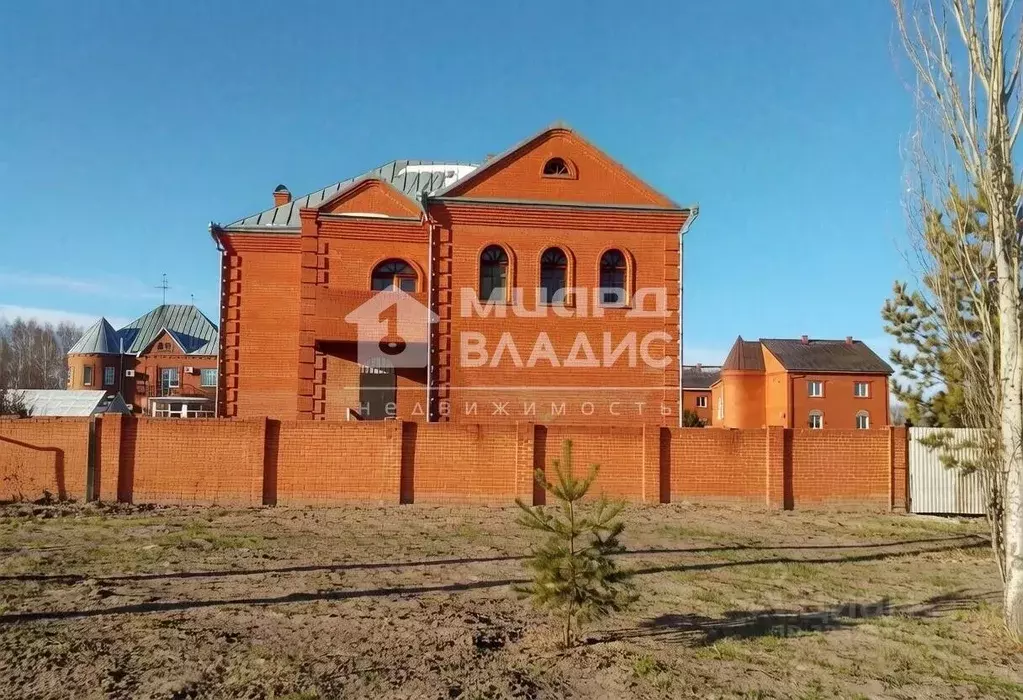 Дом в Омская область, Омск Верхнеднепровская ул., 77 (590 м) - Фото 1