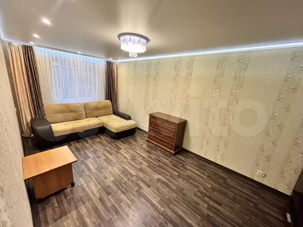 2-к. квартира, 55 м, 1/3 эт. - Фото 0