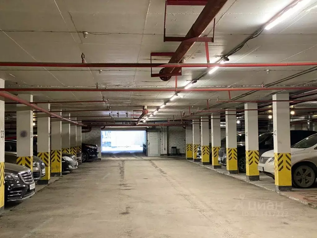 Гараж в Свердловская область, Екатеринбург ул. Красноармейская, 37 (25 ... - Фото 1