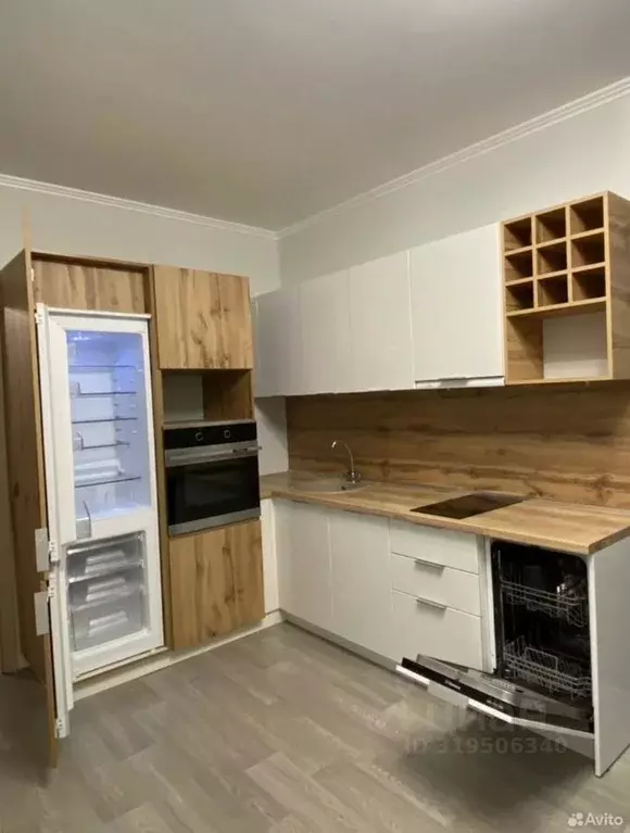 2-к кв. Красноярский край, Красноярск Навигационная ул., 5 (70.0 м) - Фото 0