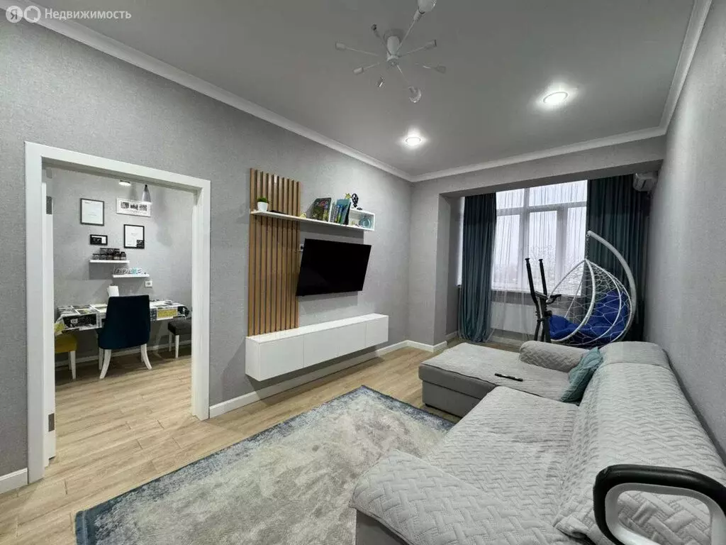 3-комнатная квартира: Нальчик, 2-я Надречная улица, 126Ак5 (77 м) - Фото 1