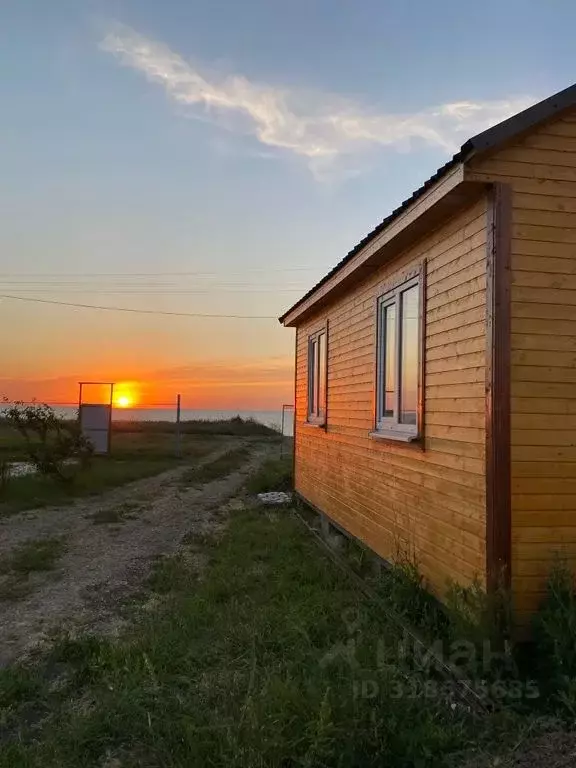 Дом в Краснодарский край, Ейский район, Кухаривское с/пос, с. ... - Фото 1