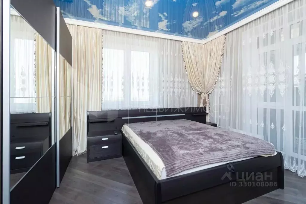 2-к кв. Тюменская область, Тюмень ул. Тимофея Чаркова, 79к1 (62.1 м) - Фото 0