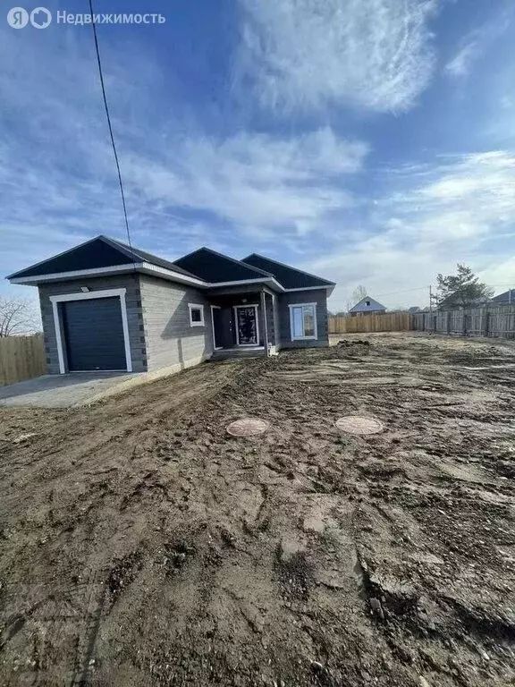 Дом в Усть-Абаканский район, деревня Чапаево, Тихий переулок, 8 (130 ... - Фото 1