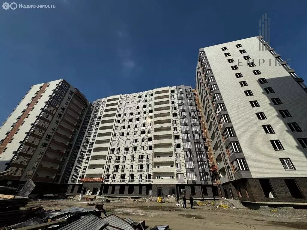 3-комнатная квартира: Грозный, улица А.А. Айдамирова, 131к6 (102 м) - Фото 1