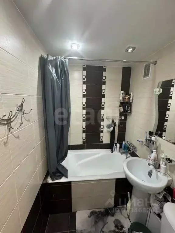 2-к кв. Алтайский край, Барнаул ул. Антона Петрова, 136 (30.0 м) - Фото 1