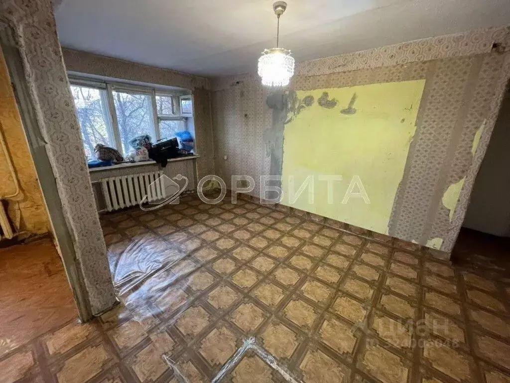 3-к кв. Тюменская область, Тюмень ул. 50 лет Октября, 32 (56.0 м) - Фото 2