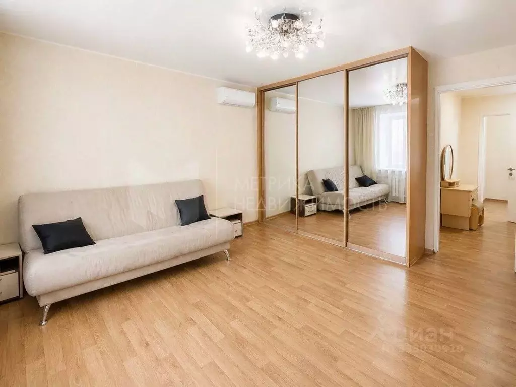2-к кв. Тюменская область, Тюмень ул. Федюнинского, 11 (50.0 м) - Фото 1