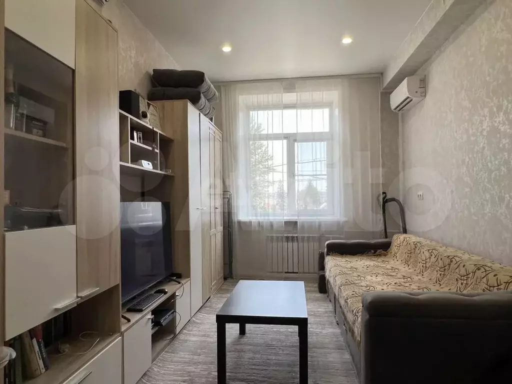 Комната 17,4 м в 4-к., 2/4 эт. - Фото 0