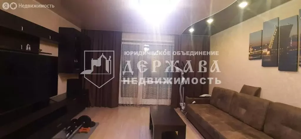 3-комнатная квартира: Ленинск-Кузнецкий, улица Горького, 40 (66.4 м) - Фото 1