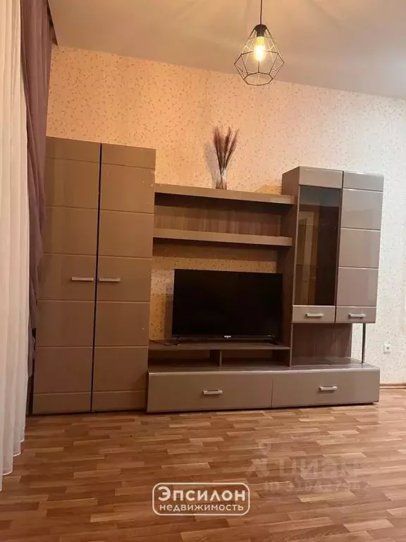 1-к кв. Курская область, Курск просп. Вячеслава Клыкова, 8 (50.5 м) - Фото 1