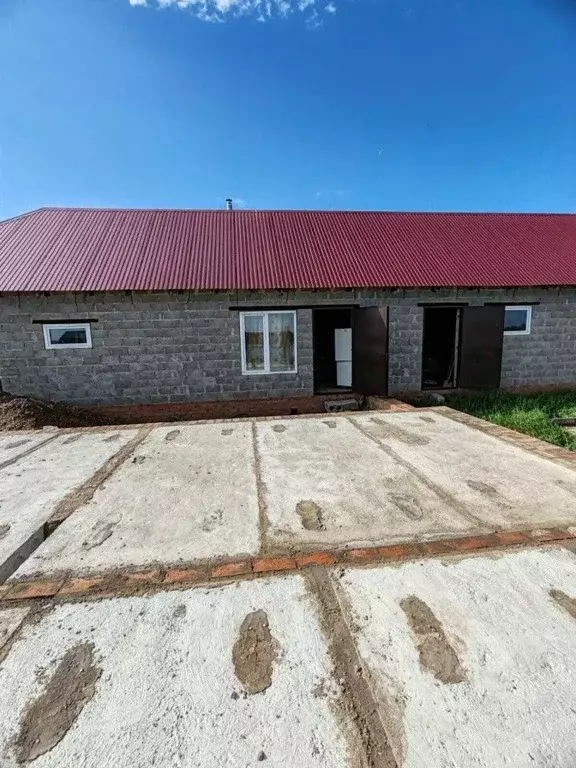Участок в Башкортостан, Стерлитамакский район, д. Казадаевка ул. ... - Фото 1