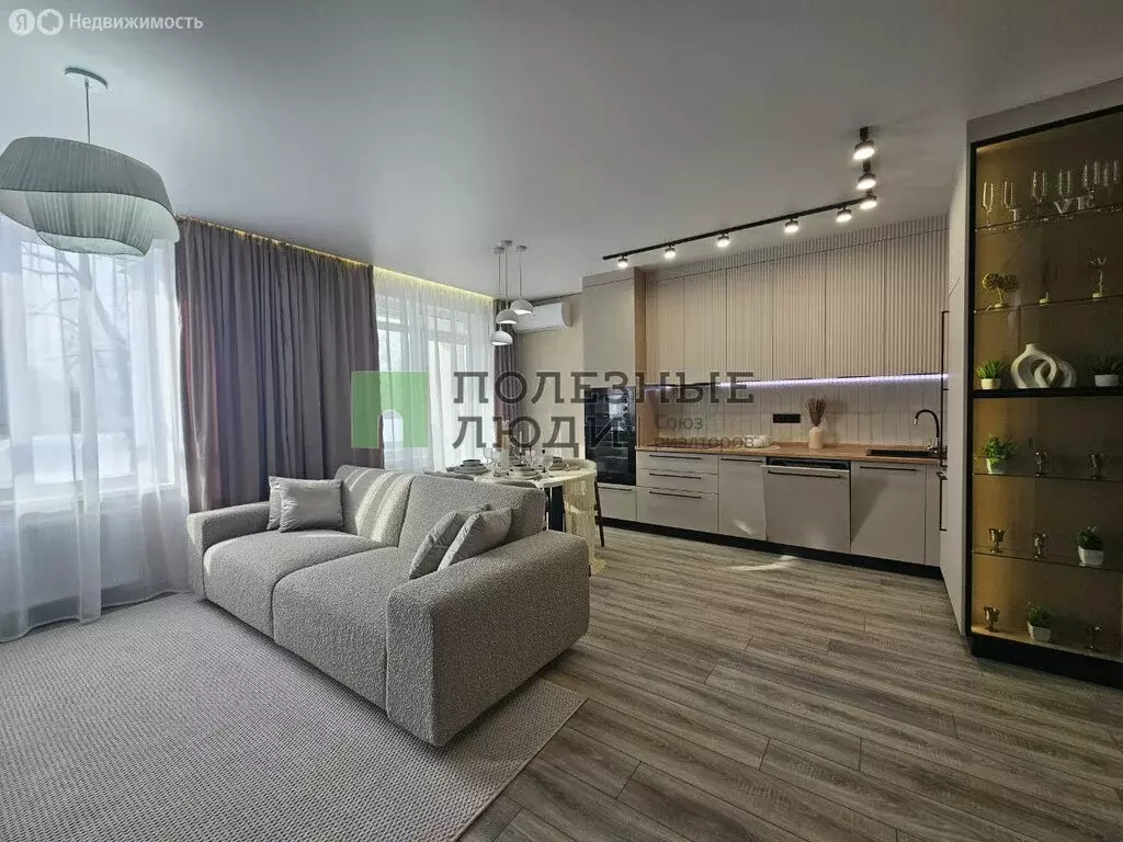 3-комнатная квартира: Ижевск, улица Максима Горького, 157 (78.4 м) - Фото 1