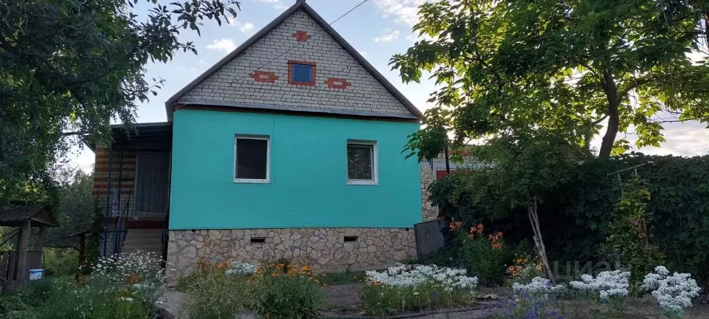 Дом в Саратовская область, д. Буркин Буерак ул. Горная, 72 (121 м) - Фото 1