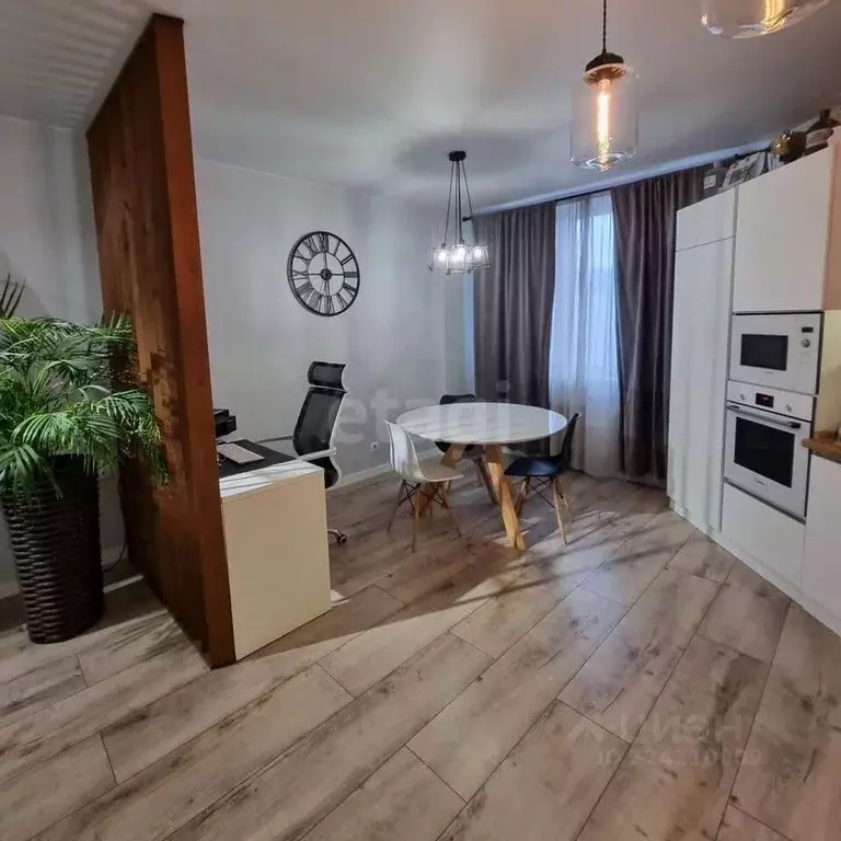 2-к кв. Красноярский край, Красноярск ул. Петра Ломако, 8 (66.4 м) - Фото 2