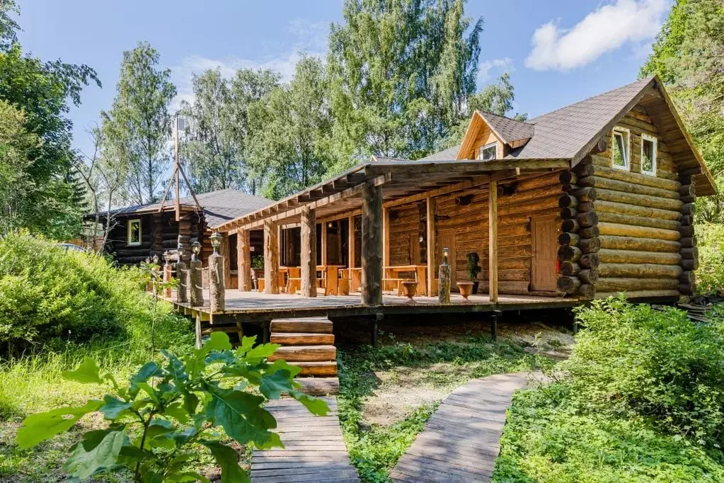 Дом в Санкт-Петербург пос. Серово, Рощинское ш., 16Л (500 м) - Фото 1