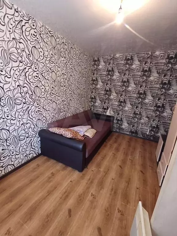Комната 18 м в 3-к., 2/2 эт. - Фото 0