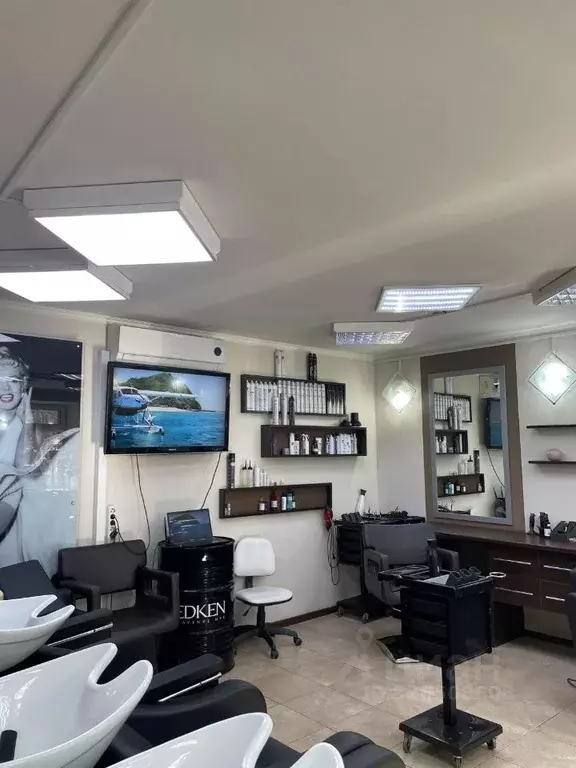 Помещение свободного назначения в Красноярский край, Ачинск 8-й мкр, ... - Фото 1