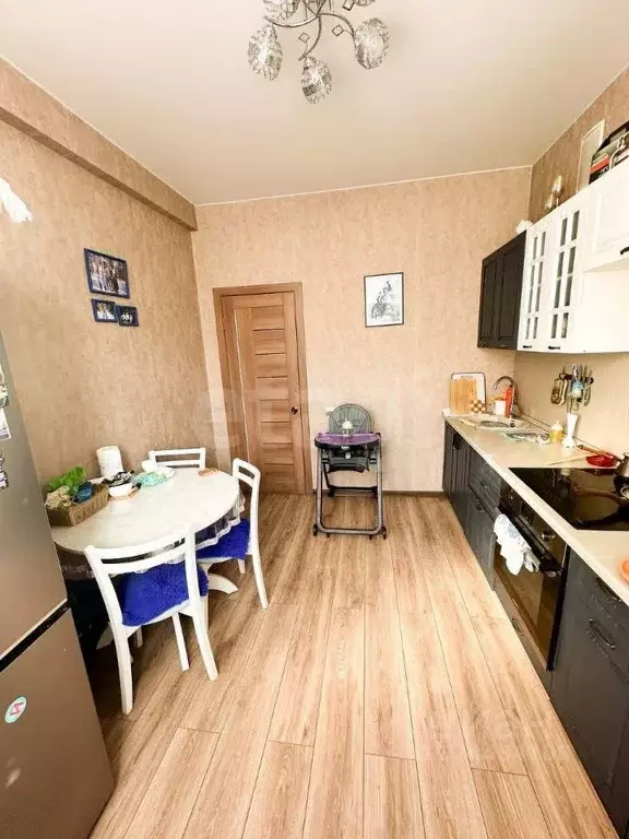 2-к кв. Бурятия, Улан-Удэ ул. Гастелло, 7 (60.0 м) - Фото 0