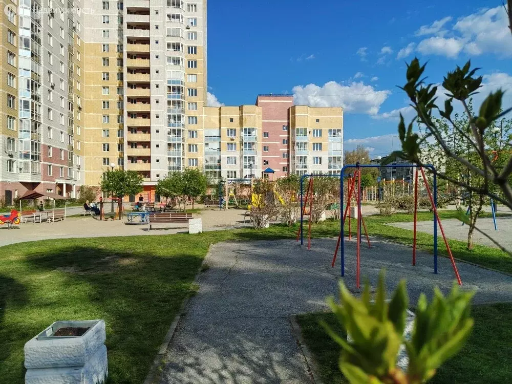 3-комнатная квартира: Екатеринбург, Волчанский переулок, 2А (82.8 м) - Фото 1