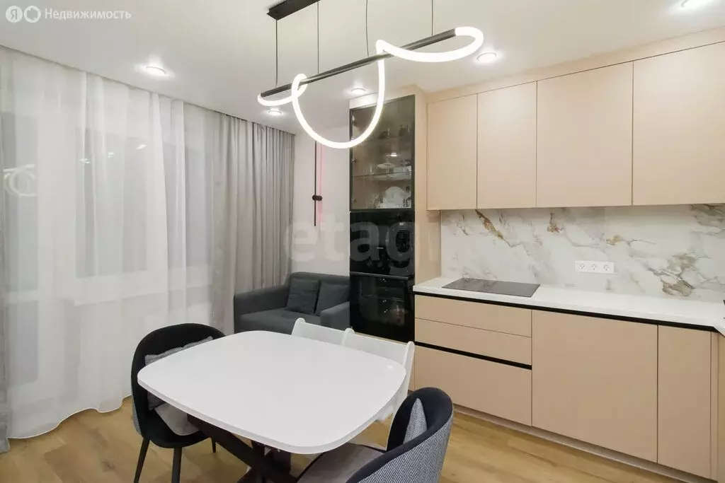 3-комнатная квартира: Тюмень, улица Монтажников, 42А (86.8 м) - Фото 2