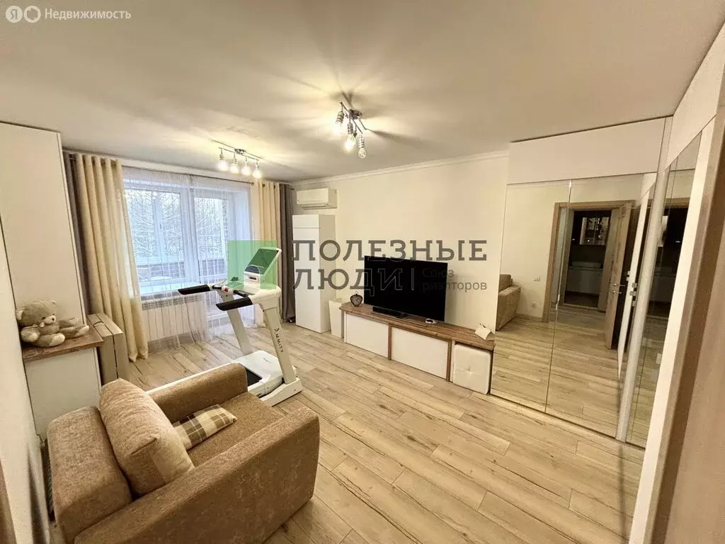 3-комнатная квартира: Ижевск, площадь имени 50-летия Октября, 9 (75.3 ... - Фото 1