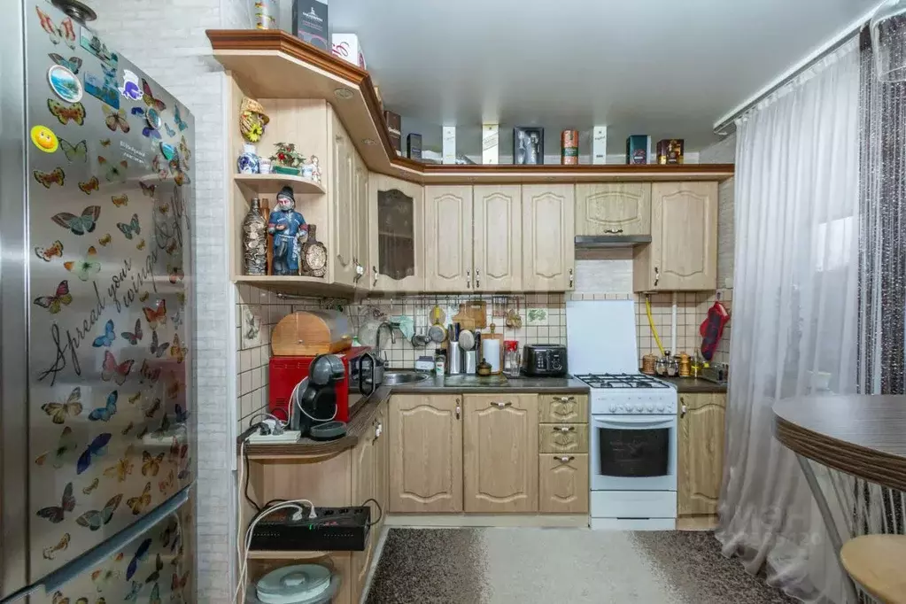 3-к кв. Омская область, Омск Заозерный мкр, ул. Коммунальная, 19 (60.0 ... - Фото 0