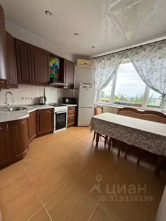 2-к кв. Краснодарский край, Сочи пер. Севастопольский, 3/1 (65.0 м) - Фото 0