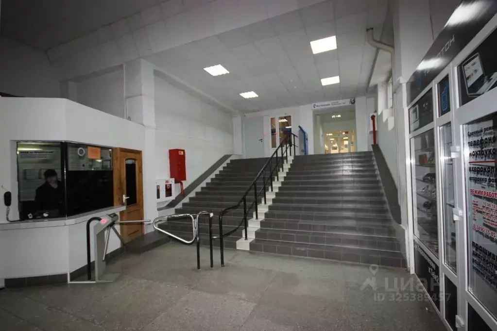 Офис в Ямало-Ненецкий АО, Ноябрьск просп. Мира, 70А (71 м) - Фото 2