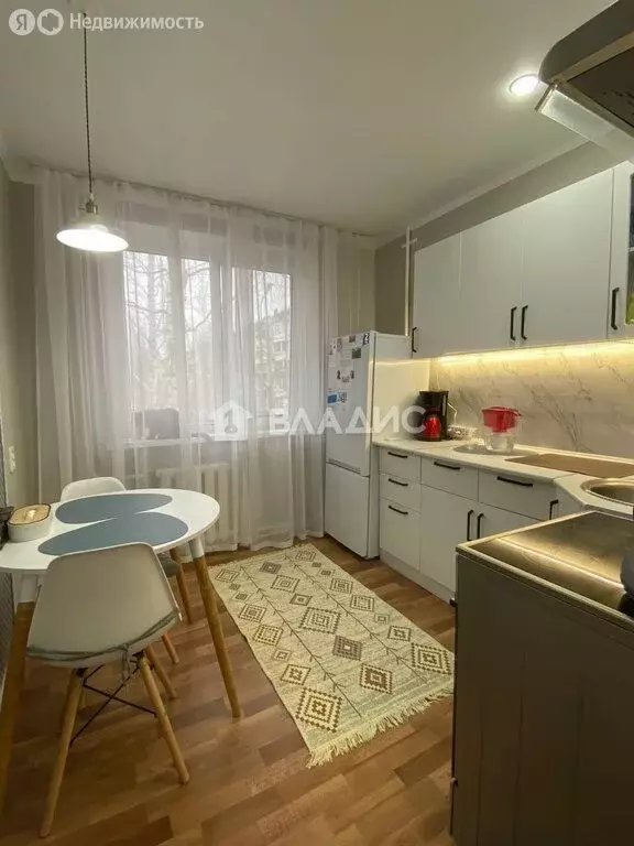 2-комнатная квартира: Тобольск, 7-й микрорайон, 6 (52 м) - Фото 2