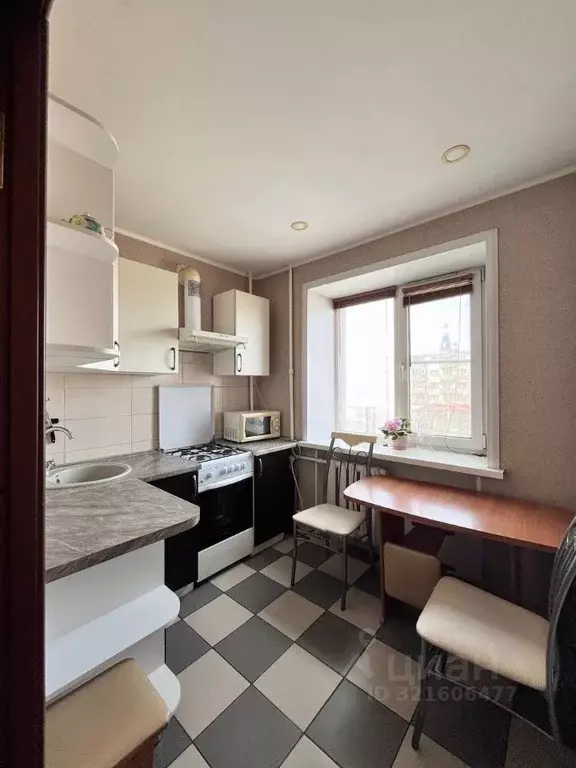 2-к кв. Астраханская область, Астрахань Коммунистическая ул., 68 (35.0 ... - Фото 1