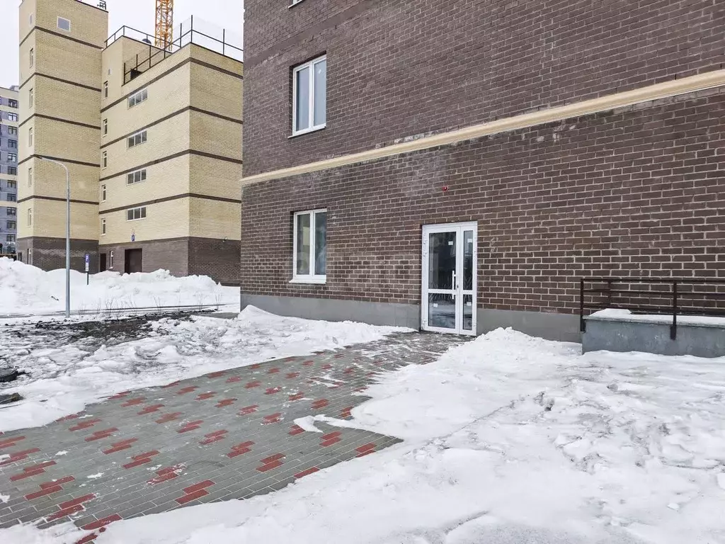 Помещение свободного назначения в Тюменская область, Тюмень ул. ... - Фото 1