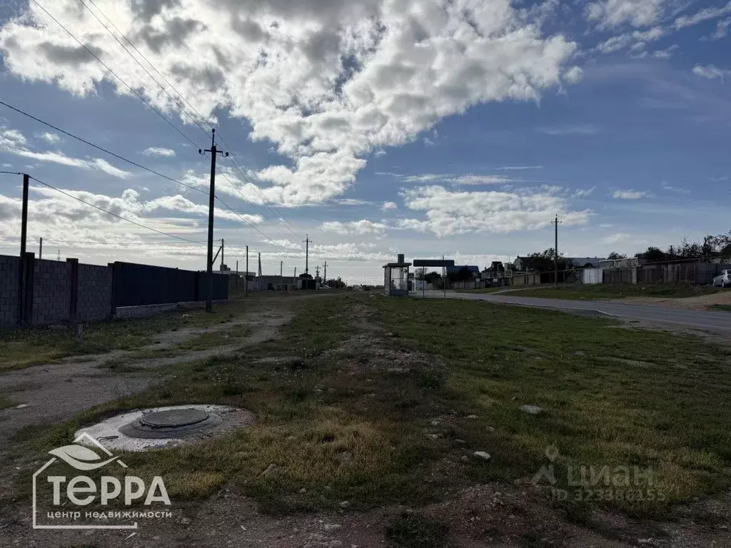 Участок в Крым, Сакский район, с. Суворовское ул. Евпаторийская, 89 ... - Фото 1