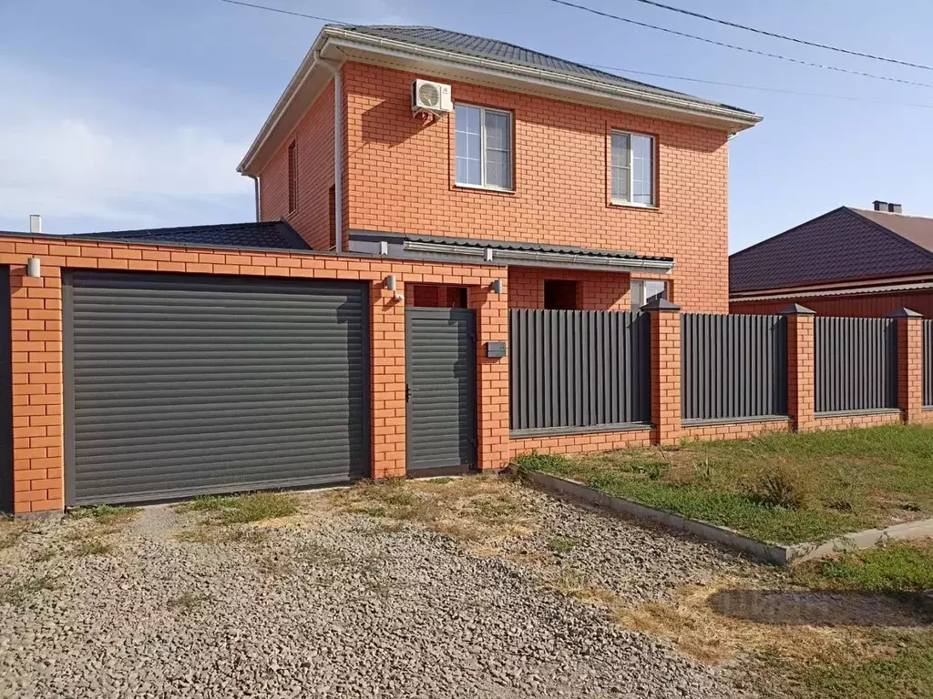 Дом в Ростовская область, Волгодонск бул. Содружества (149 м) - Фото 1