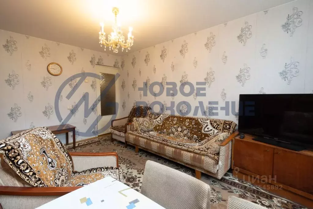 2-к кв. Омская область, Омск ул. 75-й Гвардейской Бригады, 22 (47.0 м) - Фото 0