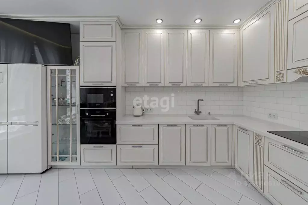 3-к кв. Тюменская область, Тюмень ул. Константина Посьета, 14 (78.3 м) - Фото 1