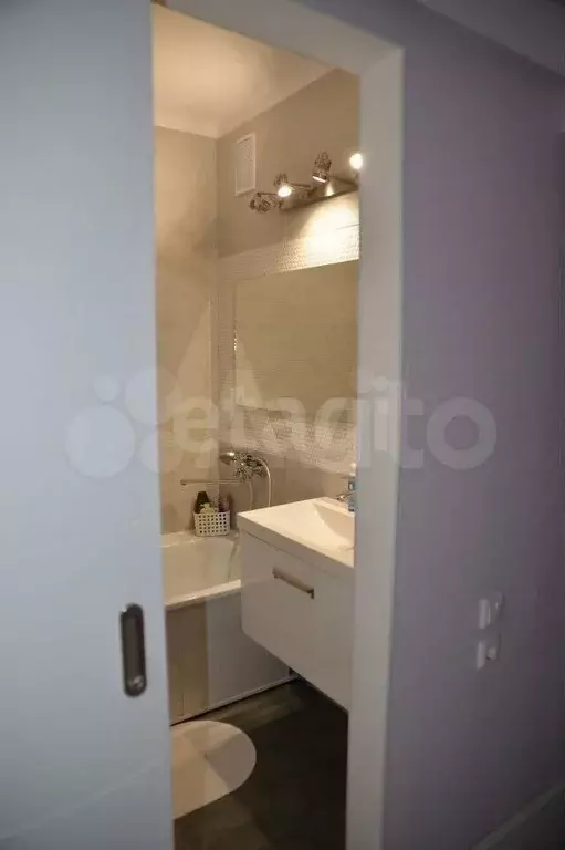 2-к. квартира, 61 м, 1/10 эт. - Фото 1