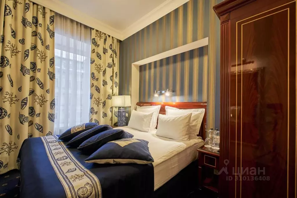 Комната Санкт-Петербург Большая Конюшенная ул., 12 (12.0 м) - Фото 1