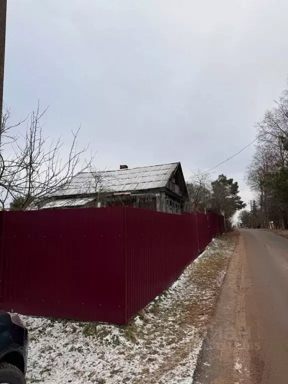 Дом в Новгородская область, Новгородский район, Савинское с/пос, д. ... - Фото 1