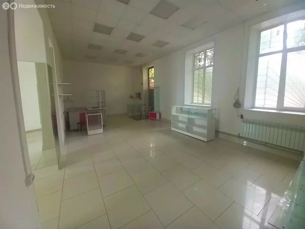 Помещение свободного назначения (225 м) - Фото 1