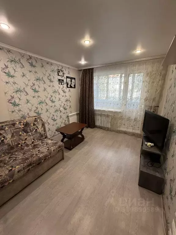 2-к кв. Саратовская область, Энгельс Ленинградская ул., 3 (45.0 м) - Фото 0