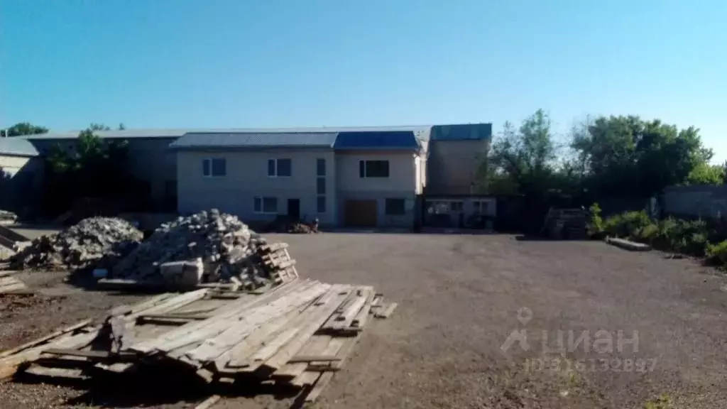 Помещение свободного назначения в Саратовская область, Калининск ... - Фото 0