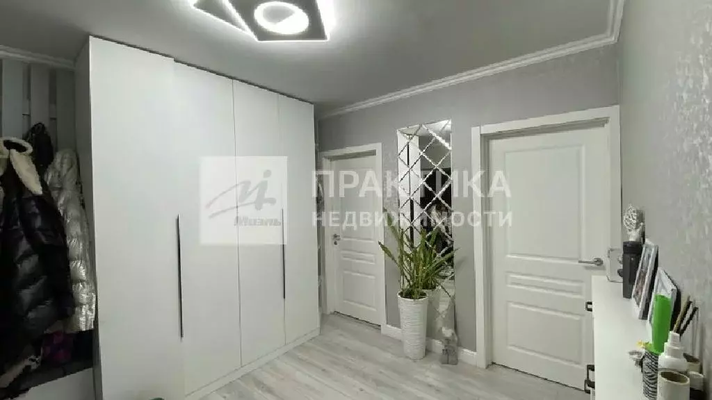 Продается 3-комнатная квартира - Фото 1