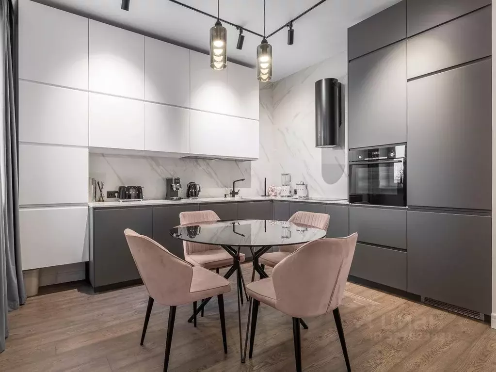 2-к кв. Санкт-Петербург ул. Глухая Зеленина, 4 (66.0 м) - Фото 1