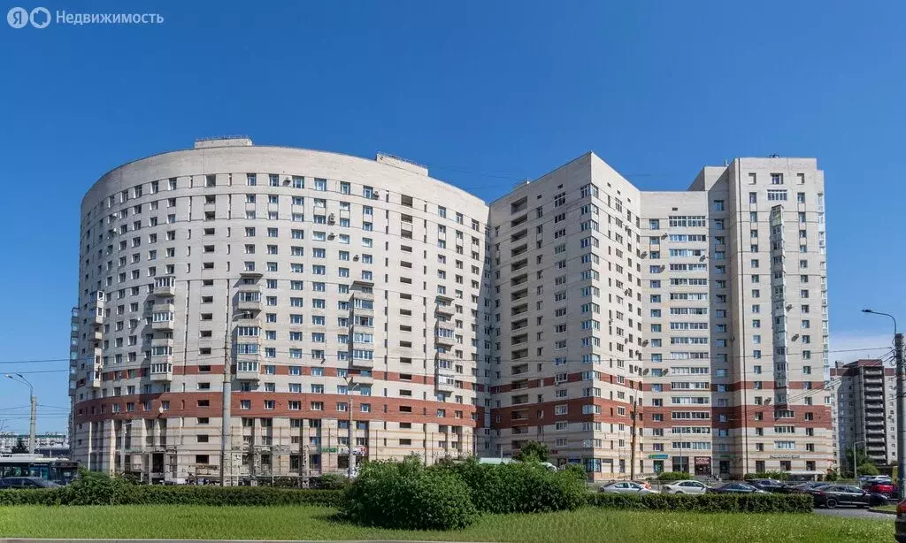 3-комнатная квартира: Санкт-Петербург, Комендантская площадь, 8 (125 ... - Фото 1