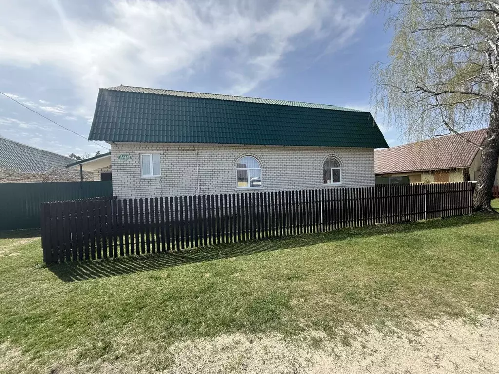 Дом в Брянская область, Сельцо Сенная ул., 15 (233 м) - Фото 1